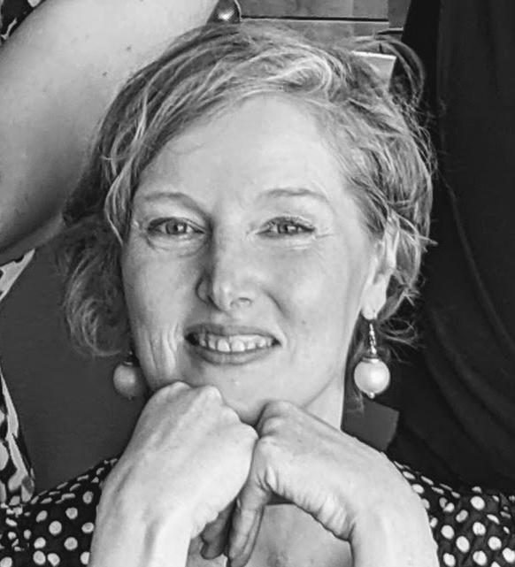 Headshot black and white photo of Prof. Lisa Manter